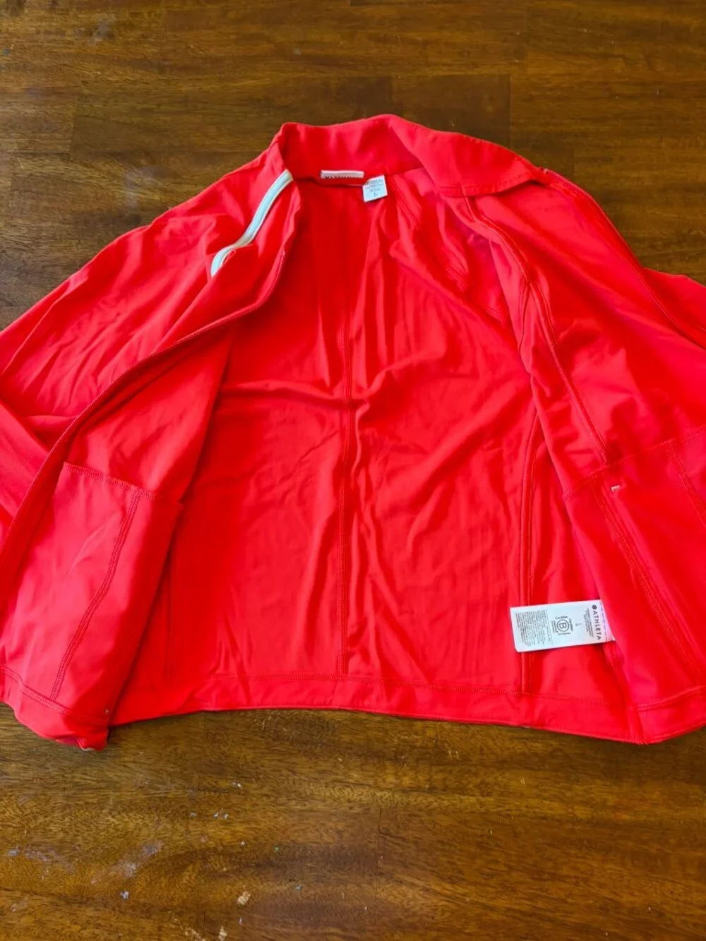 Athleta Salutation Crop Jacket Punch Red NWT Size L Zip Pockets $109